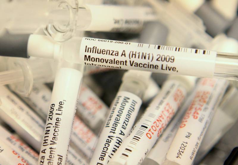 Recomiendan una dosis de la vacuna de la gripe A para adultos y dos para niños