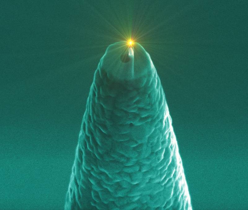 Una molécula individual brilla cerca de una nano-antena