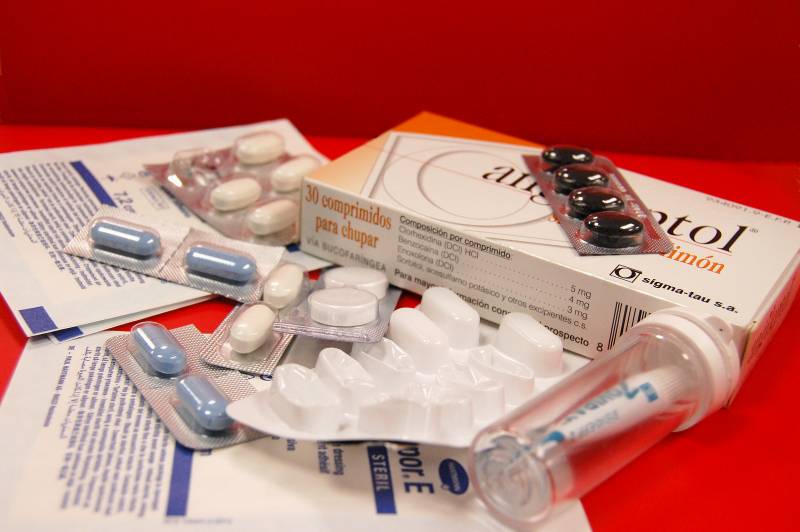 Los regalos de las farmacéuticas influyen en la prescripción de fármacos de los estudiantes de medicina