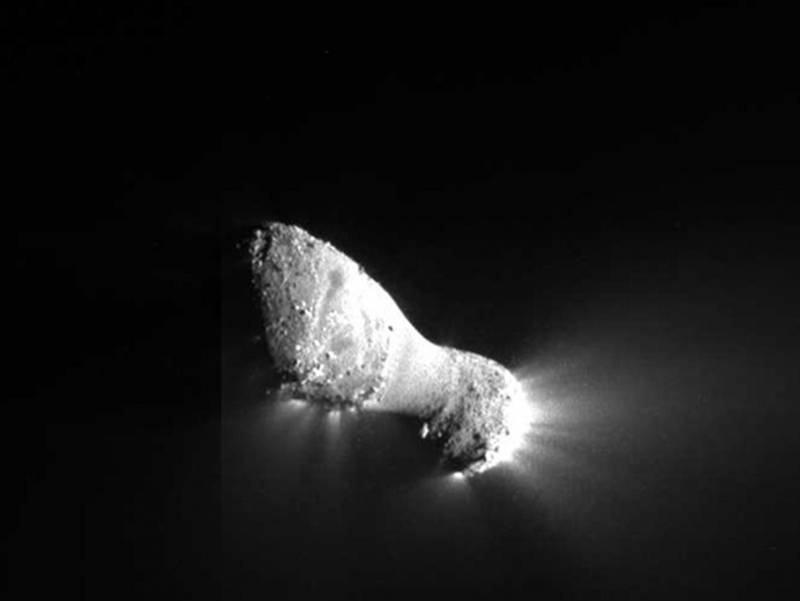 La misión EPOXI de la NASA envía imágenes cercanas del cometa Hurtley 2 