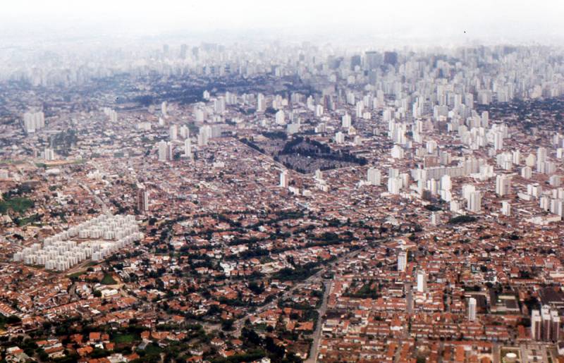 En las ciudades habitarán 6.300 millones de personas en 2050. En la imagen, Sao Paulo (Brasil). Imagen: Roger Wollstadt. 