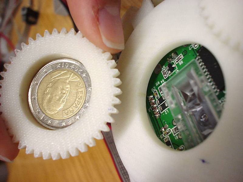 Detectan euros falsos con un ratón óptico