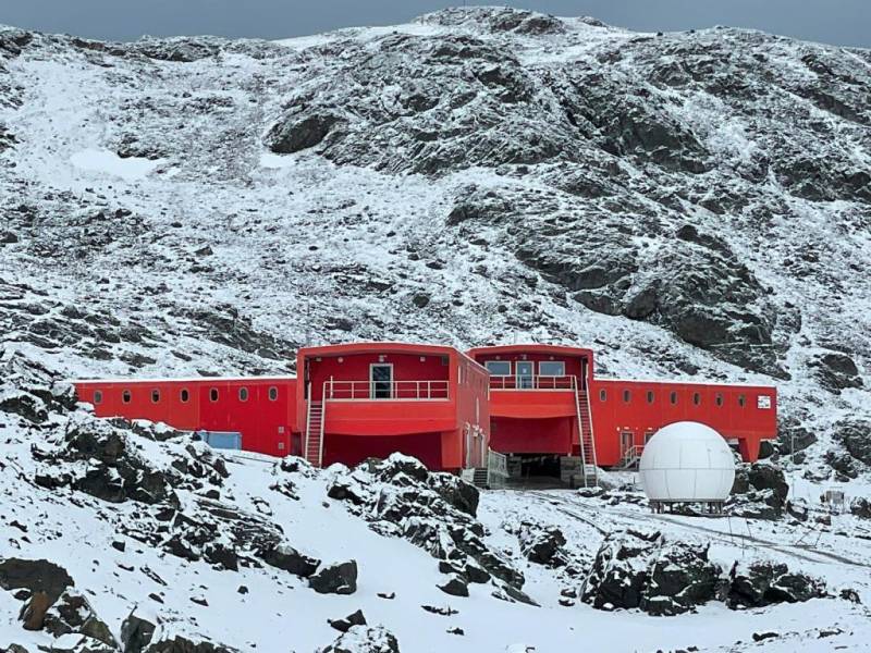 Base Antártica Española Juan Carlos I en la isla de Livingston. Crédito- cortesía de Asun Ríos
