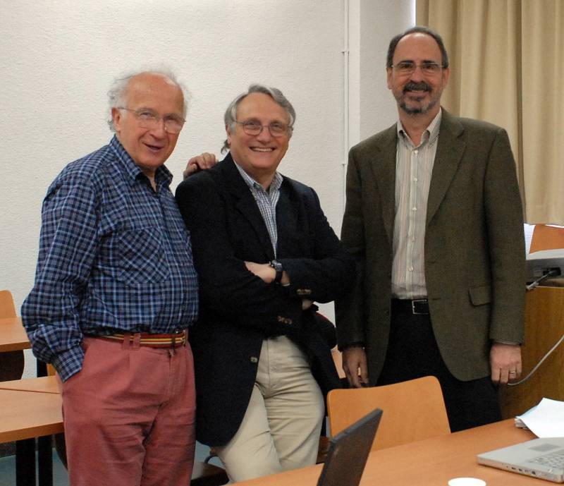 Roald Hoffmann, Carlo Mealli y Santiago Álvarez.