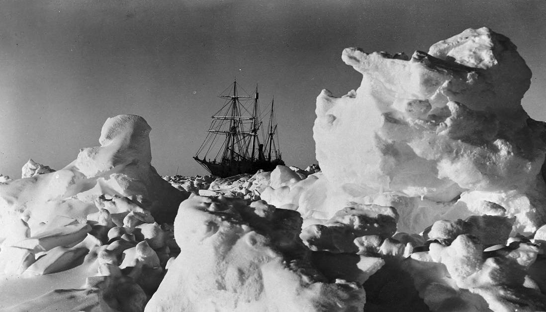 Endurance trapped in pack ice - Encuentran en la Antártida los restos del Endurance, el mítico barco del explorador Ernest Shackleton