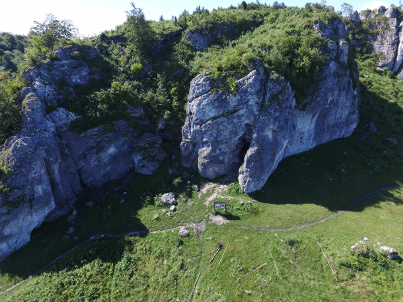 Aerial view of Stajnia cave.  / © Marcin Żarski
