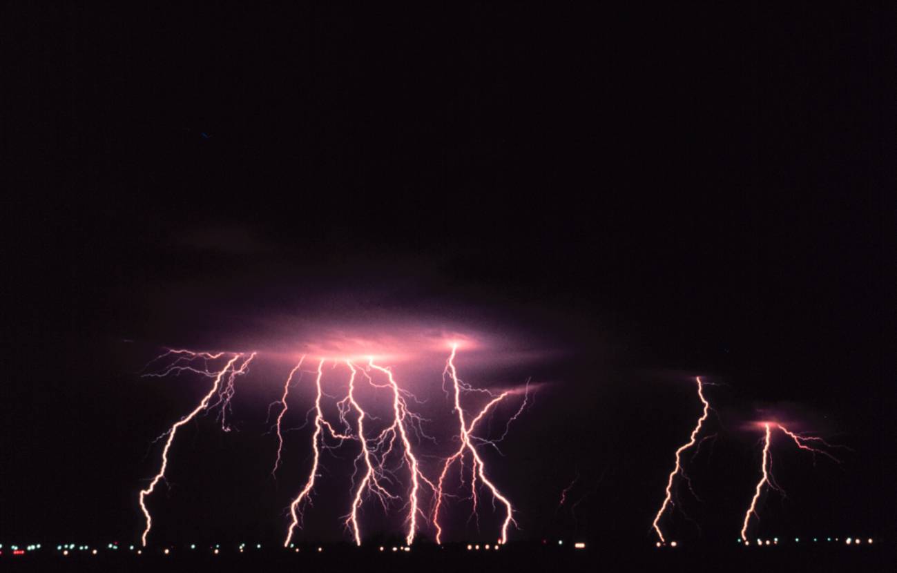 Consiguen desencadenar por primera vez actividad eléctrica en tormentas 