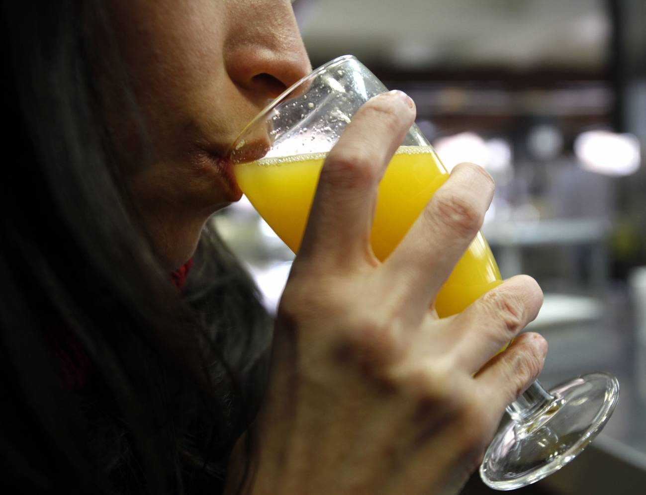 Detectan contaminación microbiana en zumos de naranja exprimida en bares y restaurantes