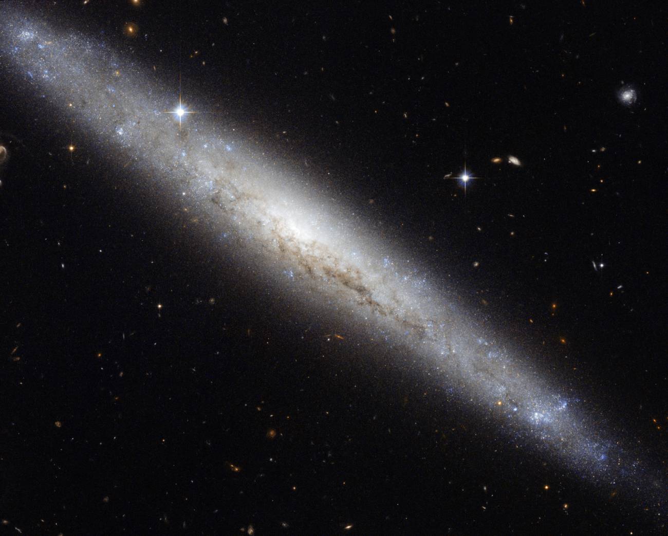  La galaxia NGC 4183. Imagen: Hubble