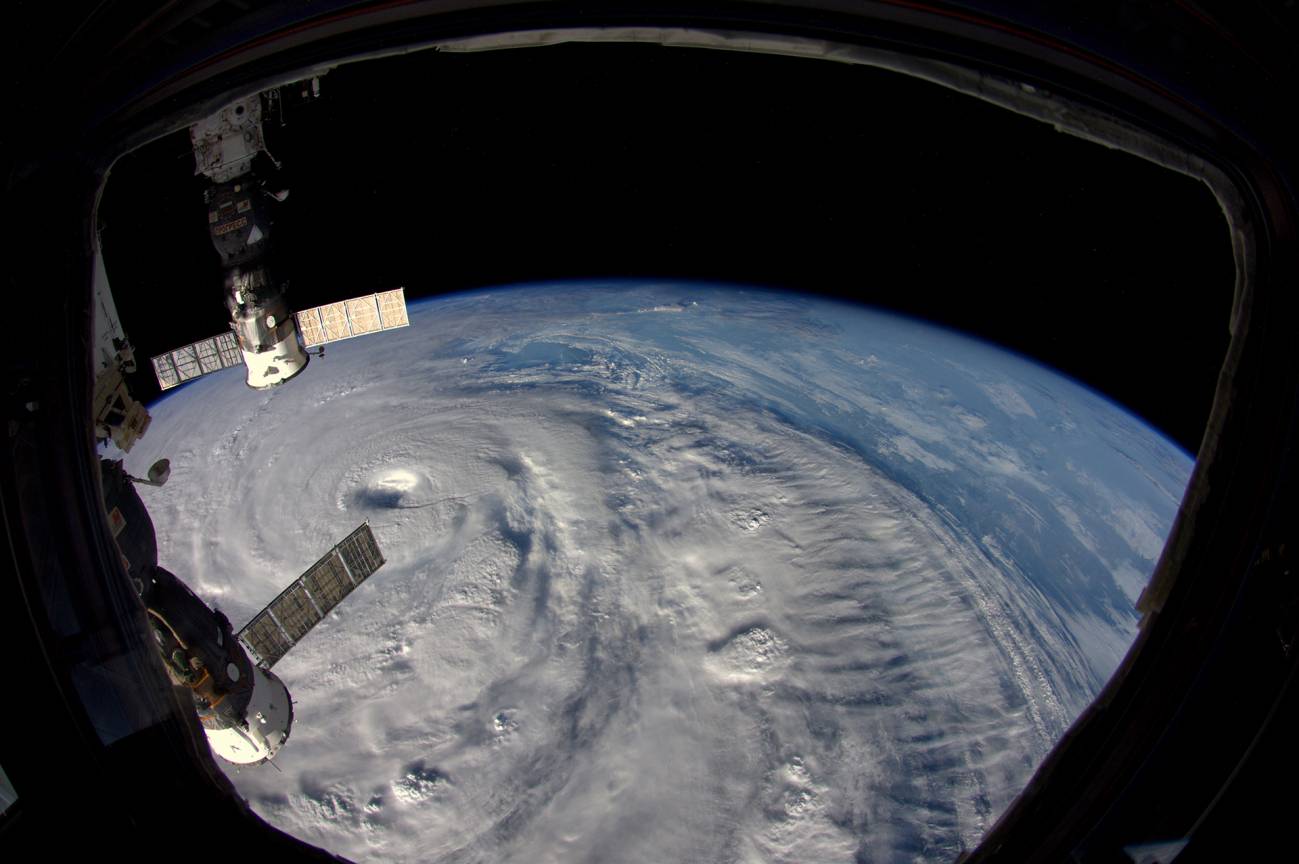El tifón Neoguri fotografiado desde la ISS. / ESA
