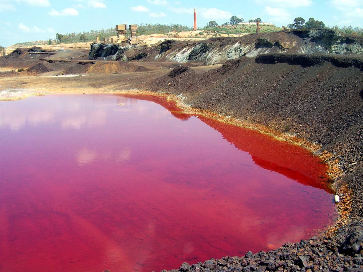 La mina portuguesa de São Domingos genera aguas ácidas tras 43 años de inactividad 
