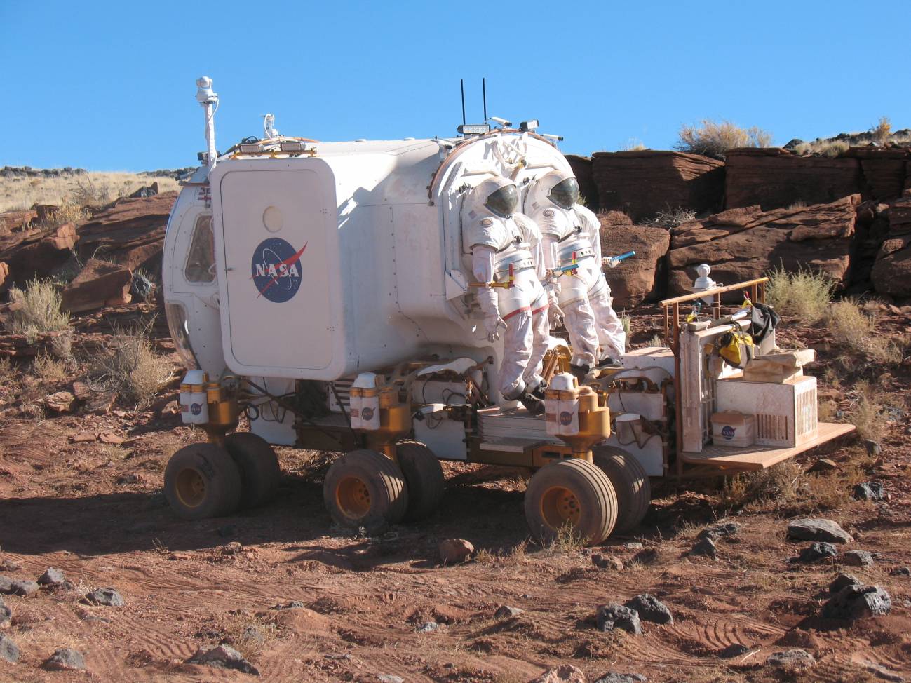 La NASA presenta el nuevo prototipo de vehículo lunar SPR 