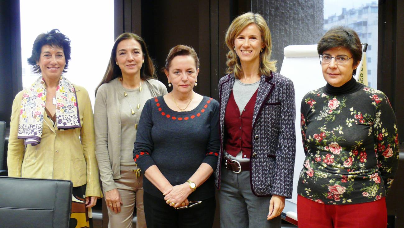 La ministra de Ciencia e Innovación se reúne con la Asociación de Mujeres Investigadoras y Tecnólogas