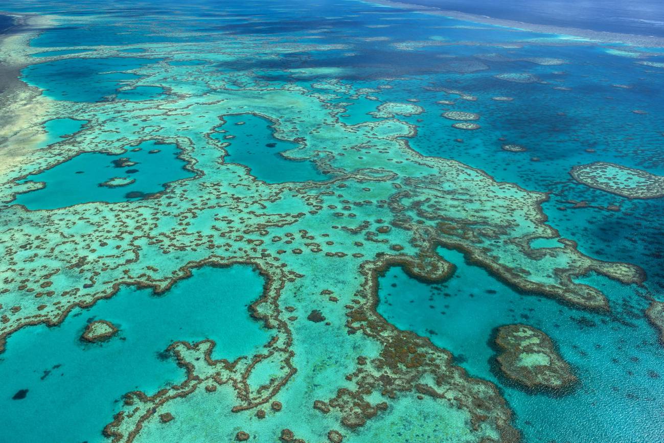 Vista aérea parcial de la Gran Barrera de Coral. / Efe
