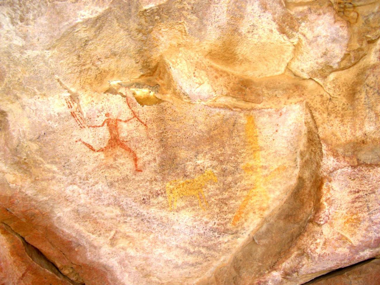 Arte rupestre de los San en una cueva de las montañas de la provincia de Limpopo (Sudáfrica). Imagen: Carina Schlebusch. 