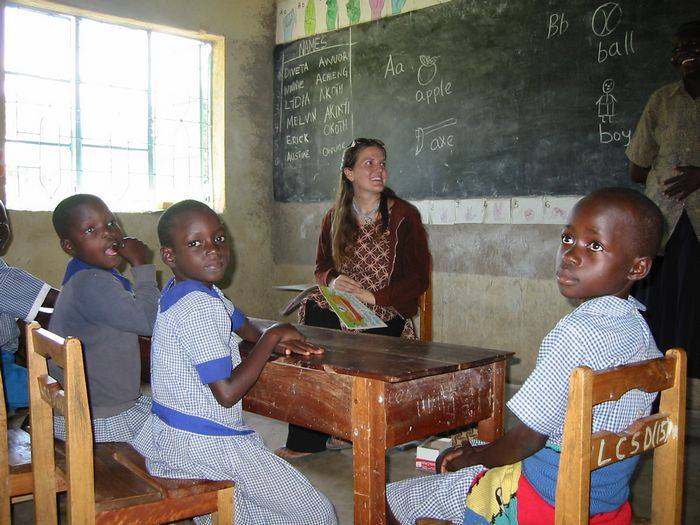 Hace 20 años, una niña que iba por primera vez a la escuela en África subsahariana podía esperar disfrutar de unos cinco años de escolarización en toda su vida. Imagen: Mpigapicha