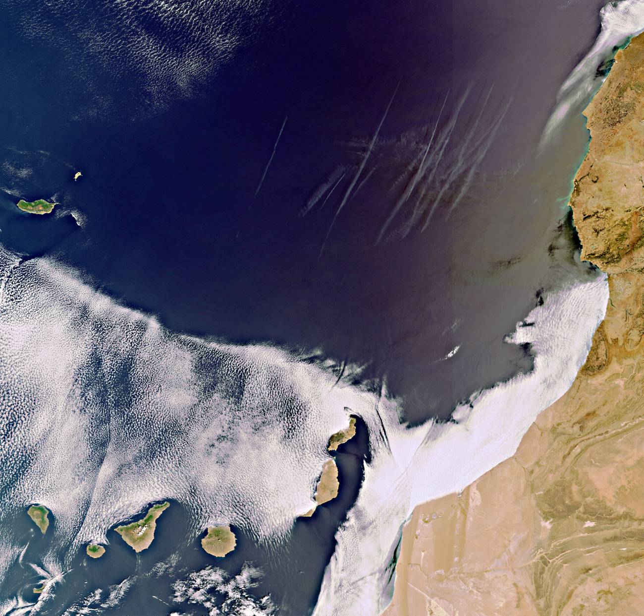 Los satélites vigilan las volcánicas islas Canarias