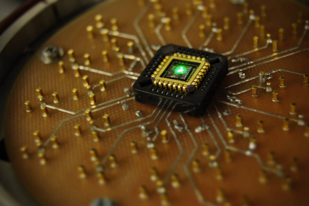 Los fototransistores de grafeno y puntos cuánticos permitirán desarrollar nuevos dispositivos optoeléctricos. Imagen: ICFO. 