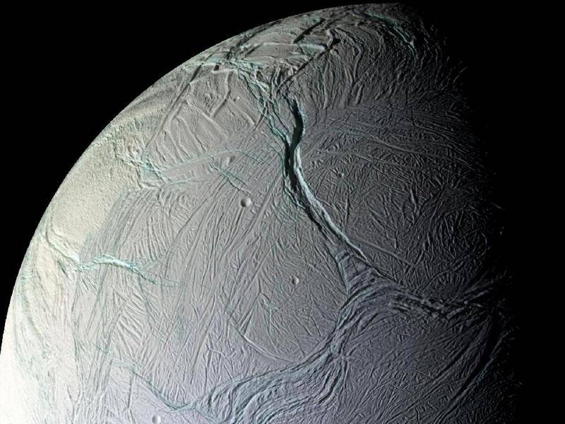 Luna helada de Saturno