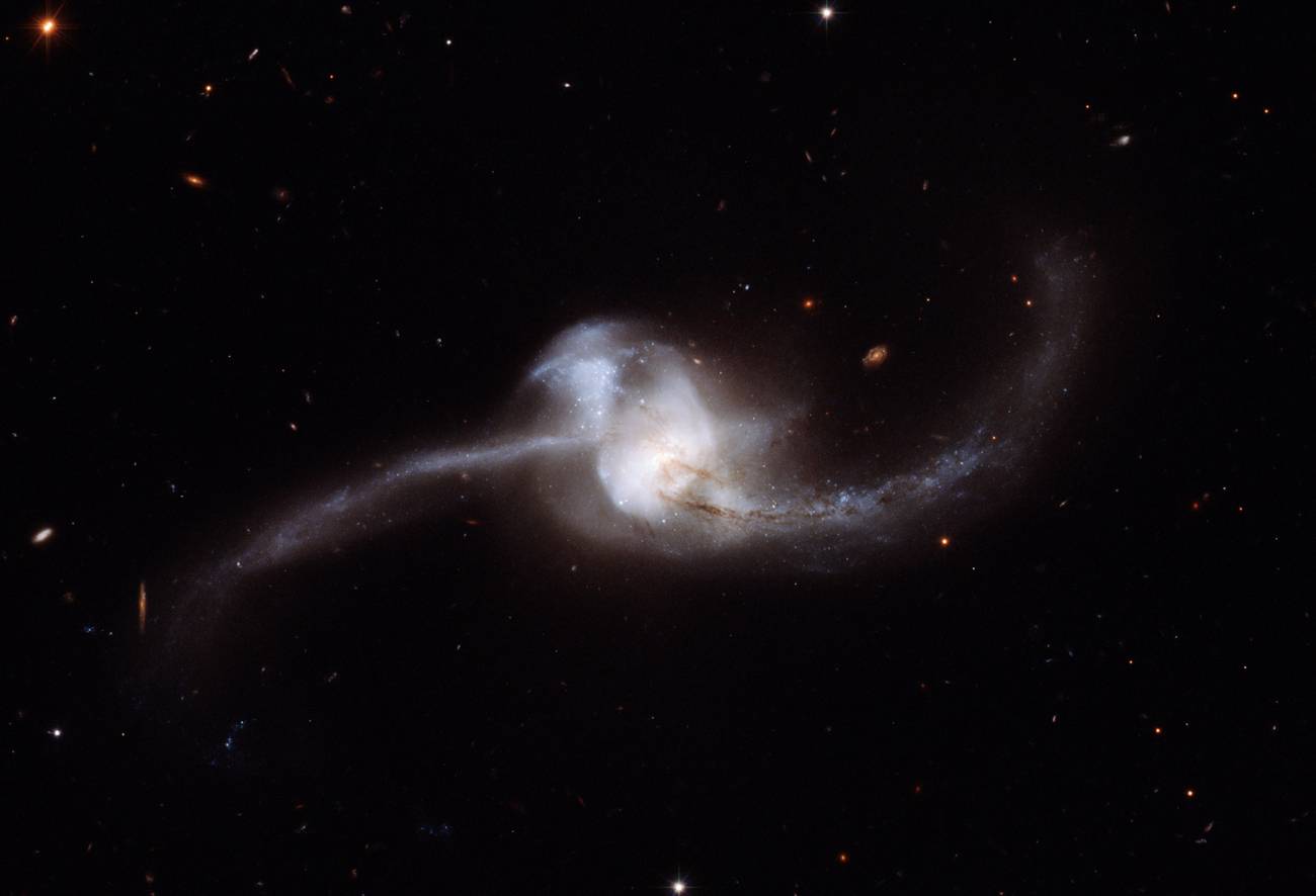 Hubble obtiene una imagen de una colisión de galaxias