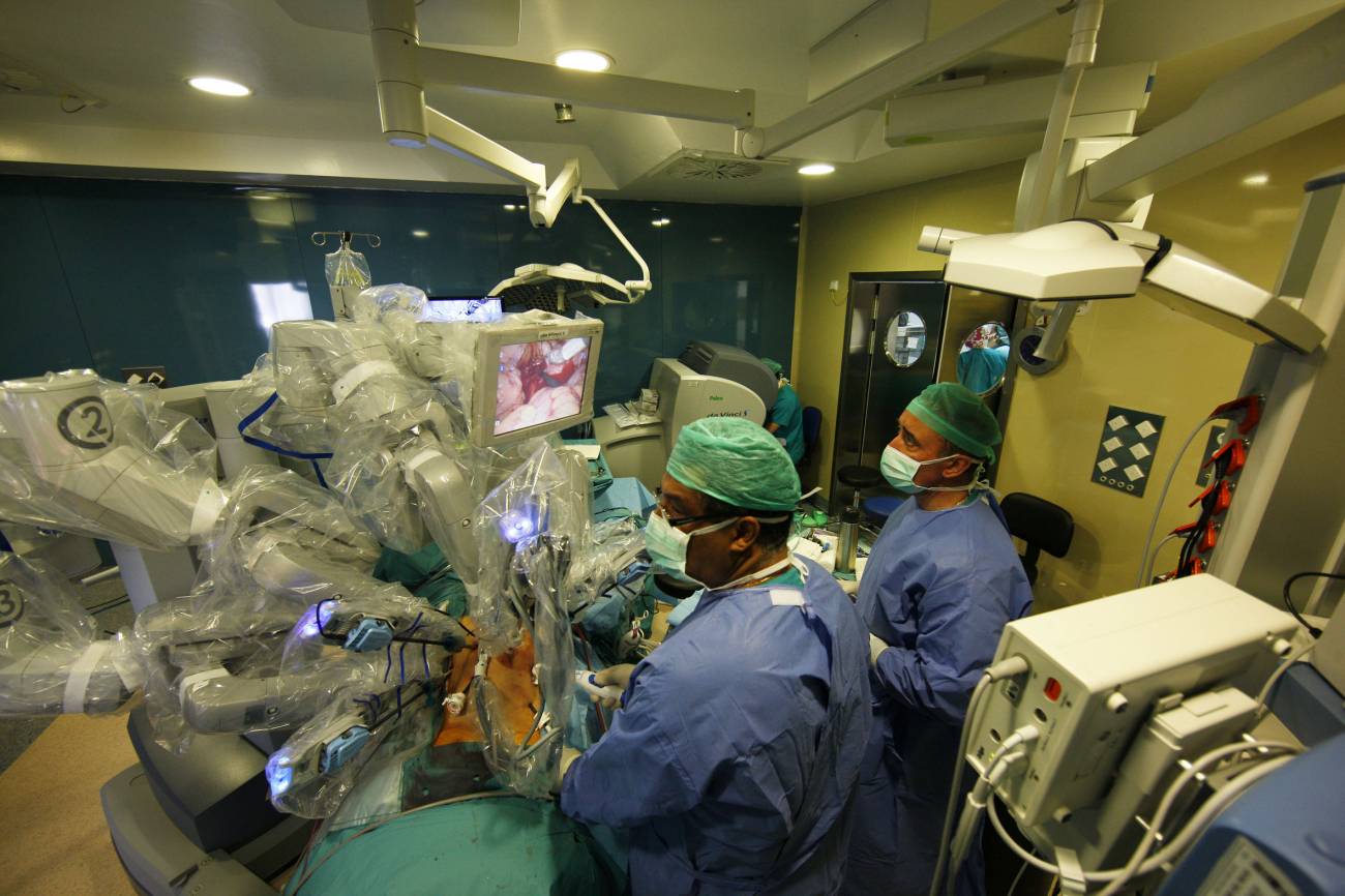 Sevilla acoge unas jornadas sobre cirugía robótica