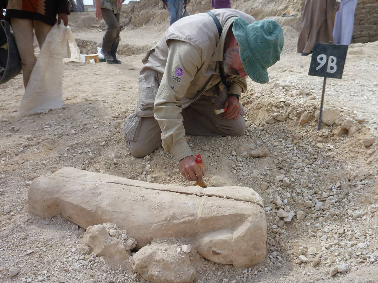 El ataúd intacto de un niño de hace 3.500 años