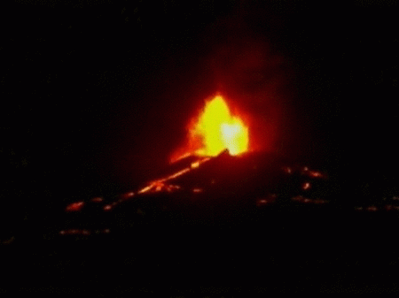  Continúa en erupción el volcán de las Galápagos