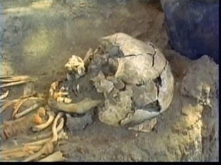Encuentran un tumba infantil en Perú de 2.500 años 