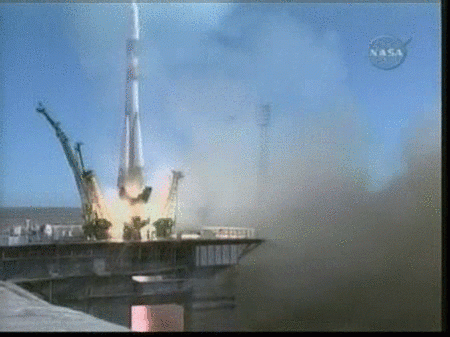 La nave rusa Soyuz despega