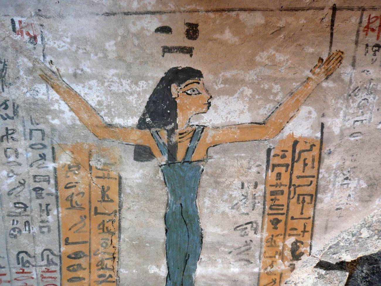 Un egiptólogo español descubre una cámara sepulcral pintada con 3.500 años de antigüedad