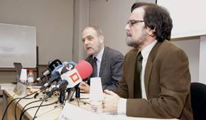 Los doctores Josep M. Miró y Joan Caylà