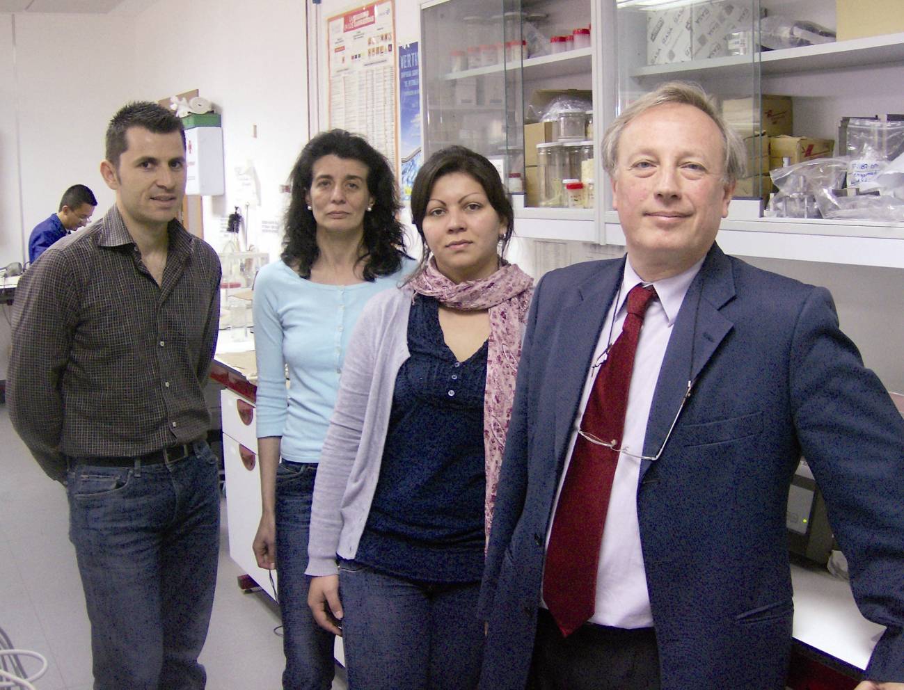 El investigador Críspulo Gallegos y su equipo de la UHU