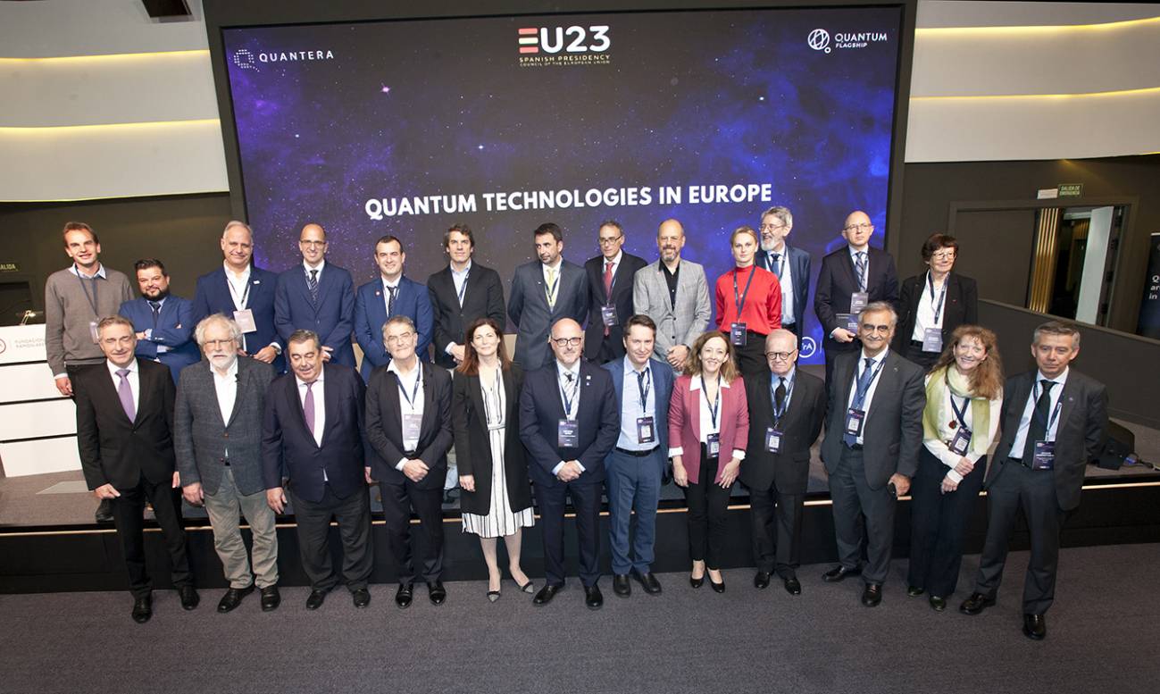 Foto de familia de personalidades durante la ‘Quantum Technologies In Europe’ 