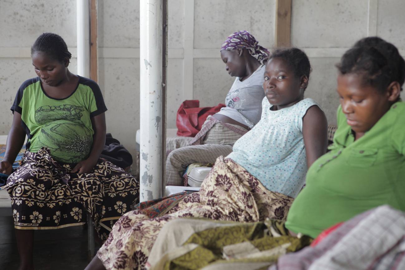 Mujeres embarazadas en el Hospital Distrital de Manhiça, en Mozambique