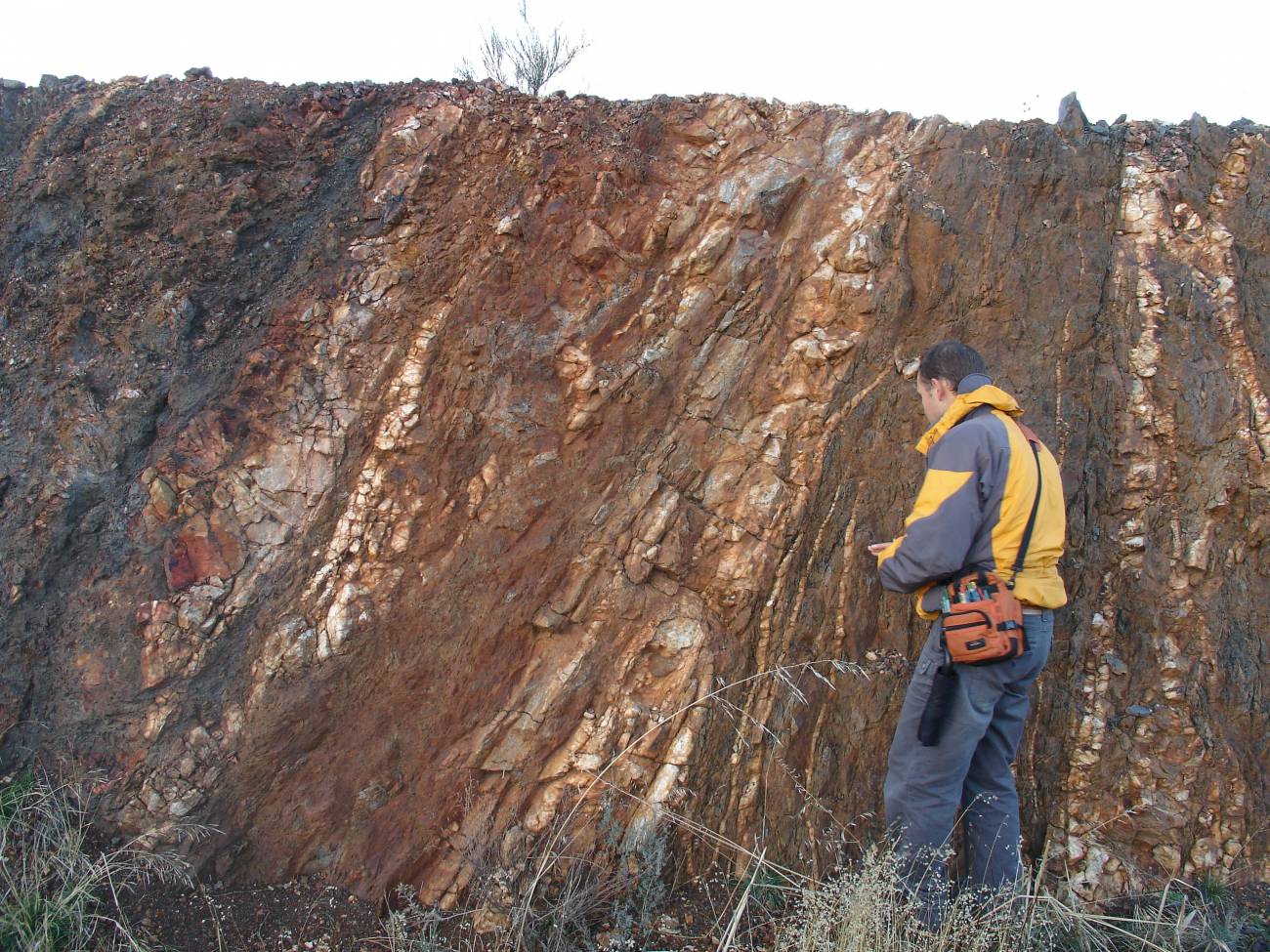 Un estudio de la Universidad de Salamanca impulsado por la empresa minera Berkeley aparece en la revista 'Journal of Structural Geology'