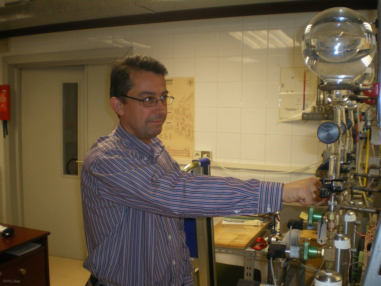 El investigador de Termocal, José Juan Segovia, en uno de los laboratorios.
