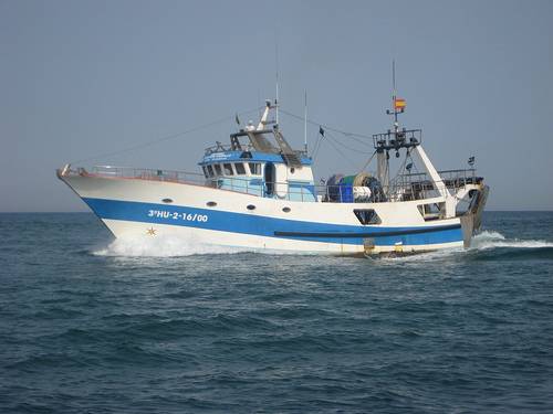 Barco pesquero en Punta del Moral. Foto: Jorge L.