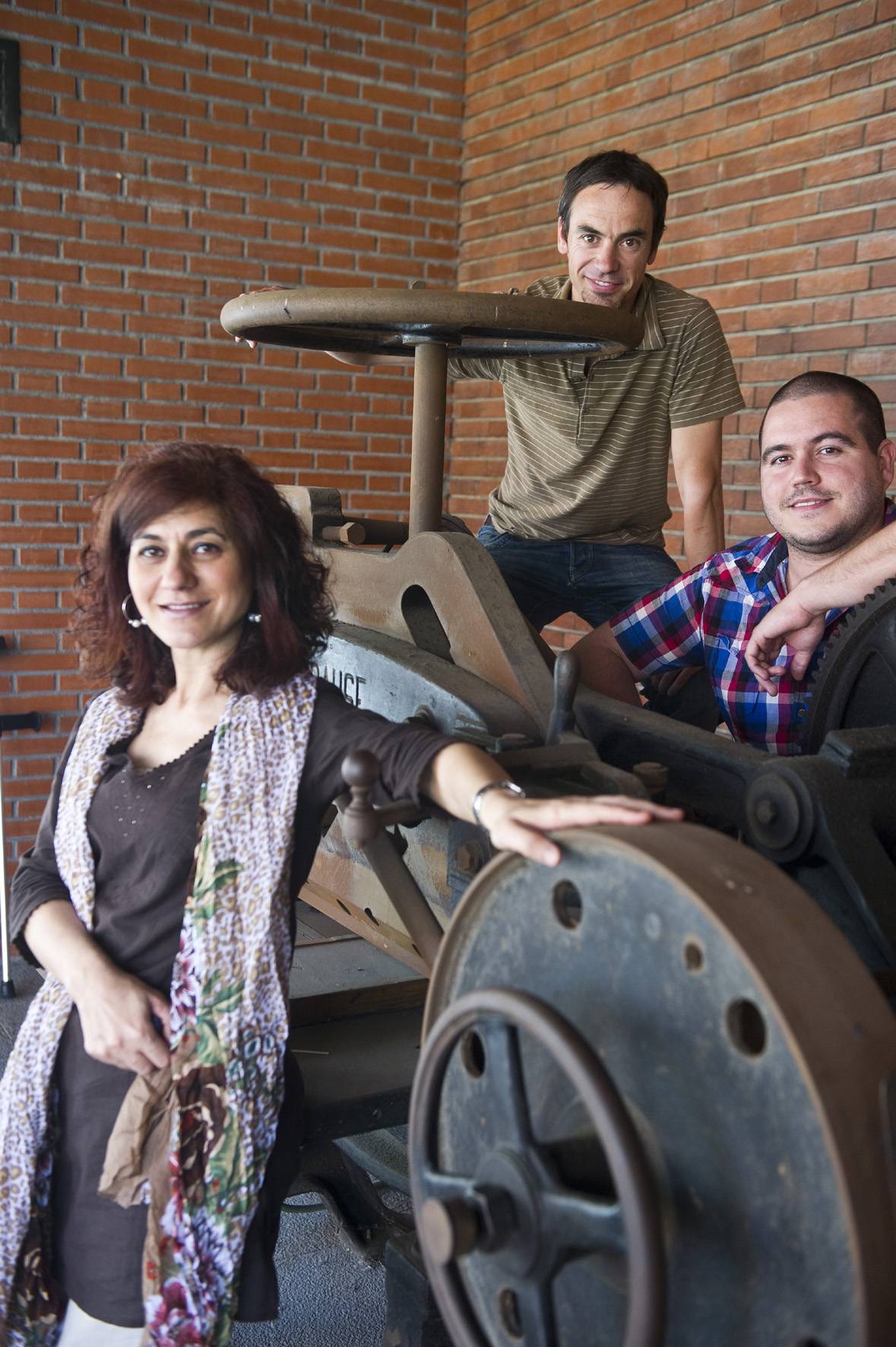 Los autores de la investigación, de izquierda a derecha: Azucena Vicente, Unai Tamayo y Julen Izaguirre.