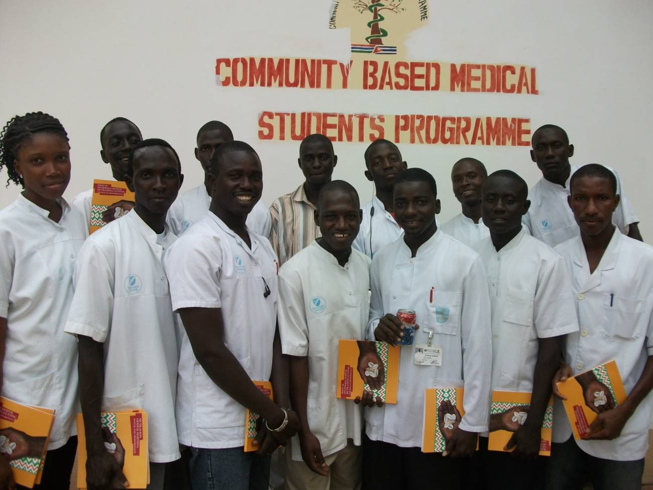 Estudiantes del Programa de Medicina Comunitaria en Gambia