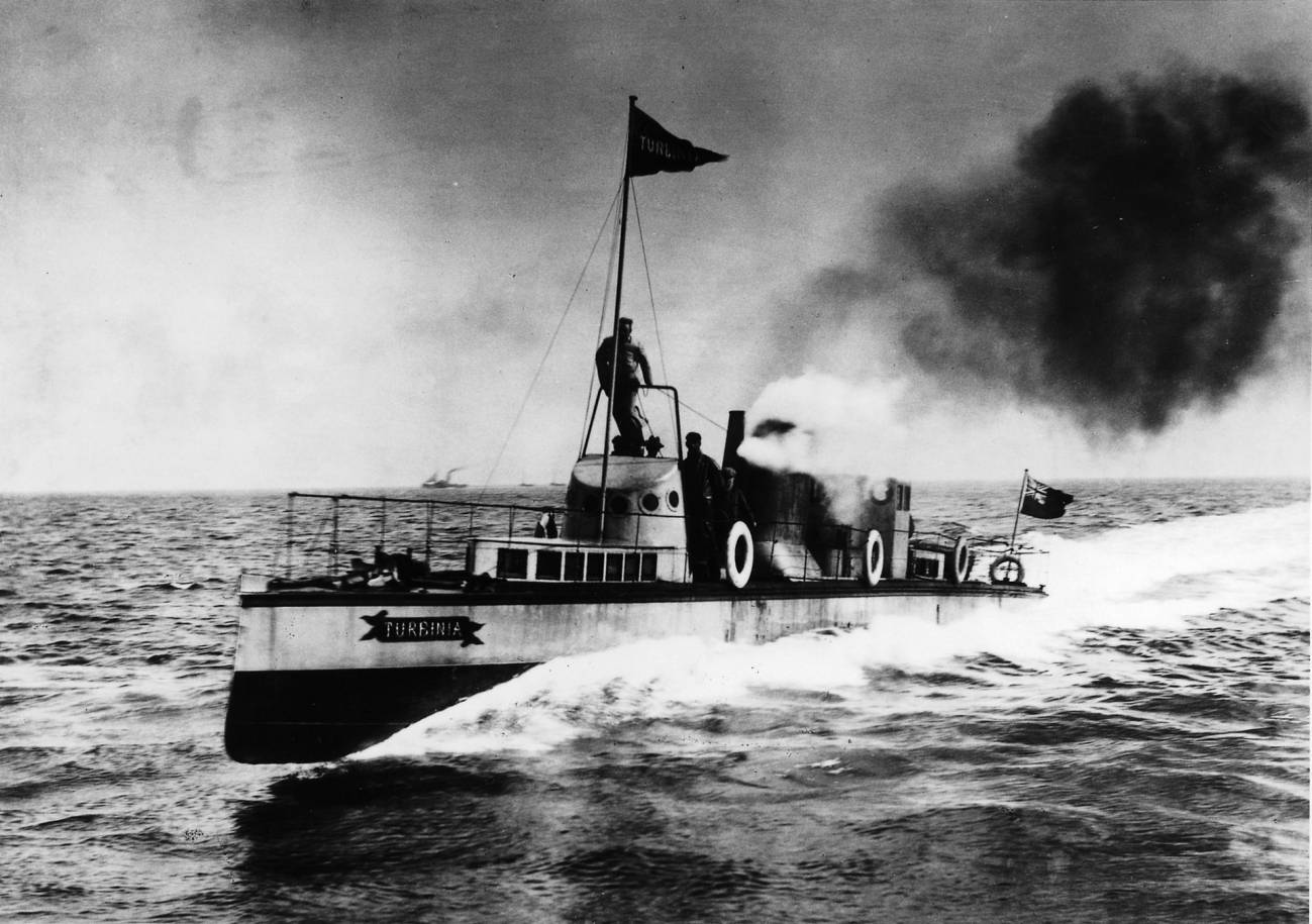 El Turbinia, primer barco propulsado con turbinas a vapor. / Wikipedia