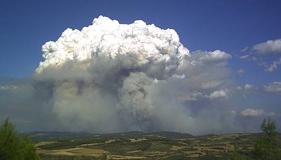 Incendio convectivo en Cardona 08-05-2005, autor: Bombers de la Generalitat de Catalunya: 