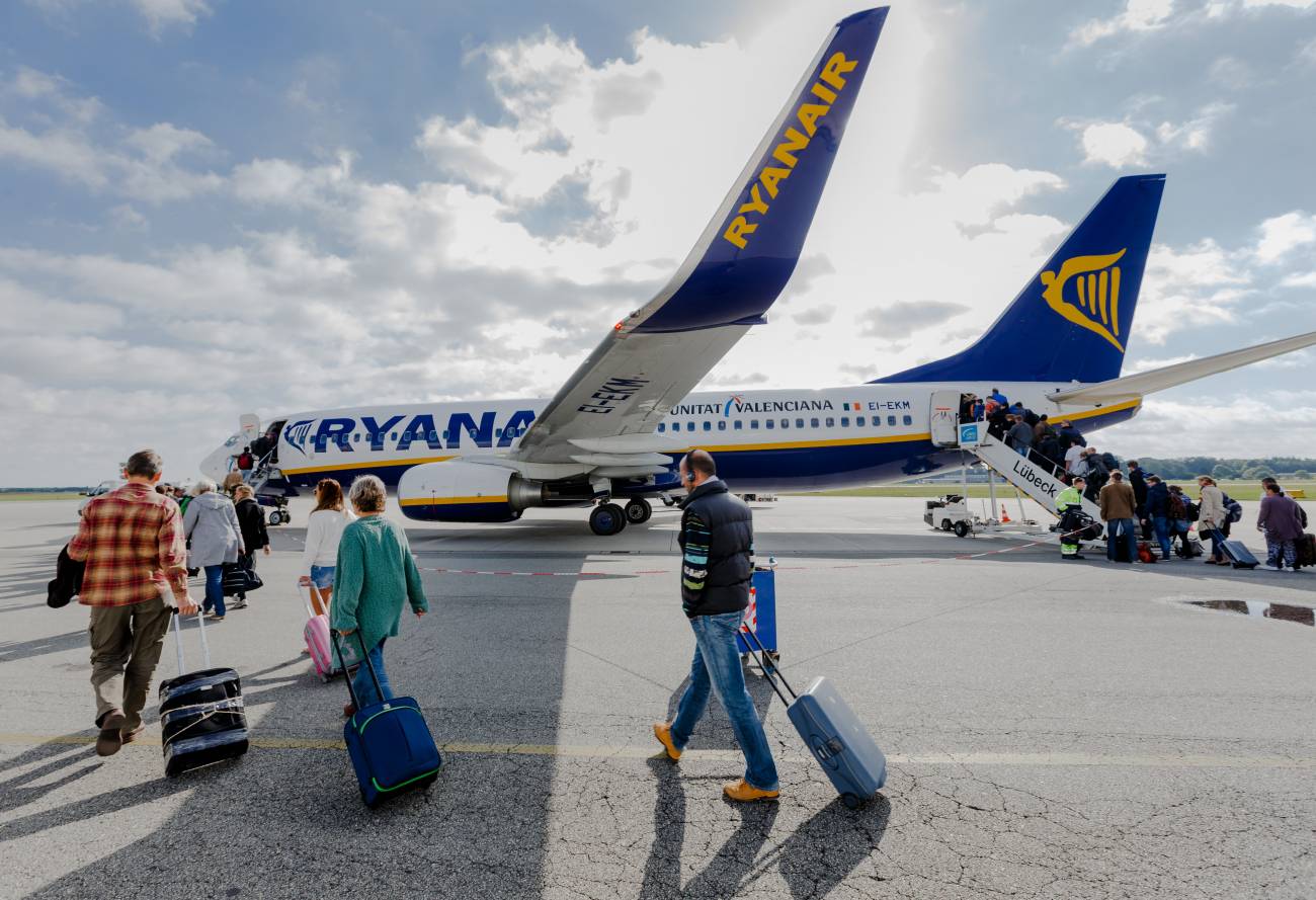 vuelos 'low cost' han atraído turistas a España, pero gastan menos