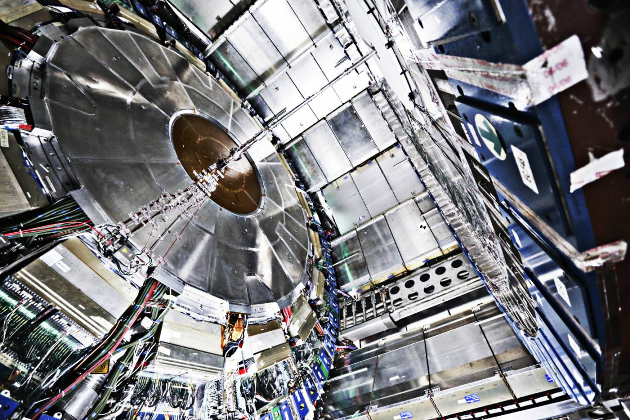 Nueva búsqueda de materia oscura en el LHC