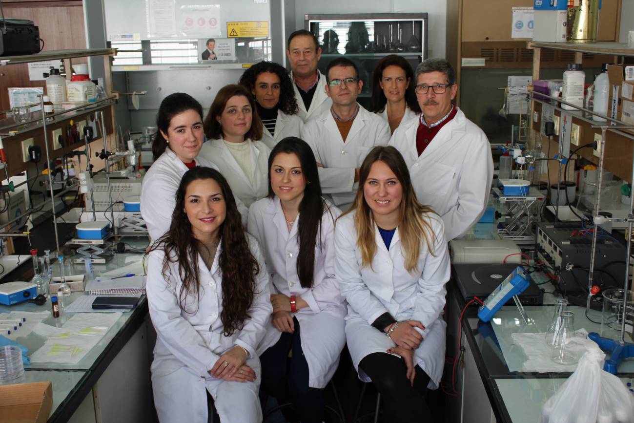 Investigadores del grupo ‘Análisis Químico’ de la Universidad de Sevilla / Fundación Descubre