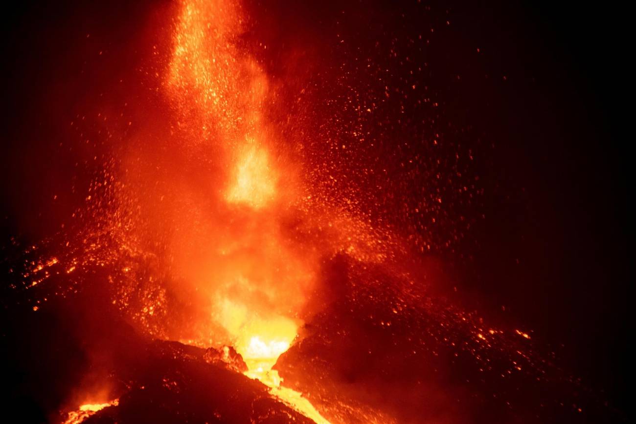 Caída de una parte del cono del volcán de Cumbre Vieja