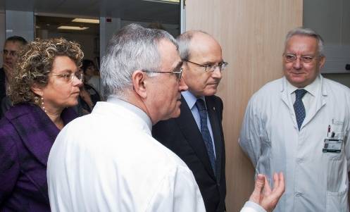 Los doctores Elías Campo y Emili Montserrat, durante la visita del Presidente Montilla y la Consejera de Salud de la Generalitat de Cataluña Marina Geli.