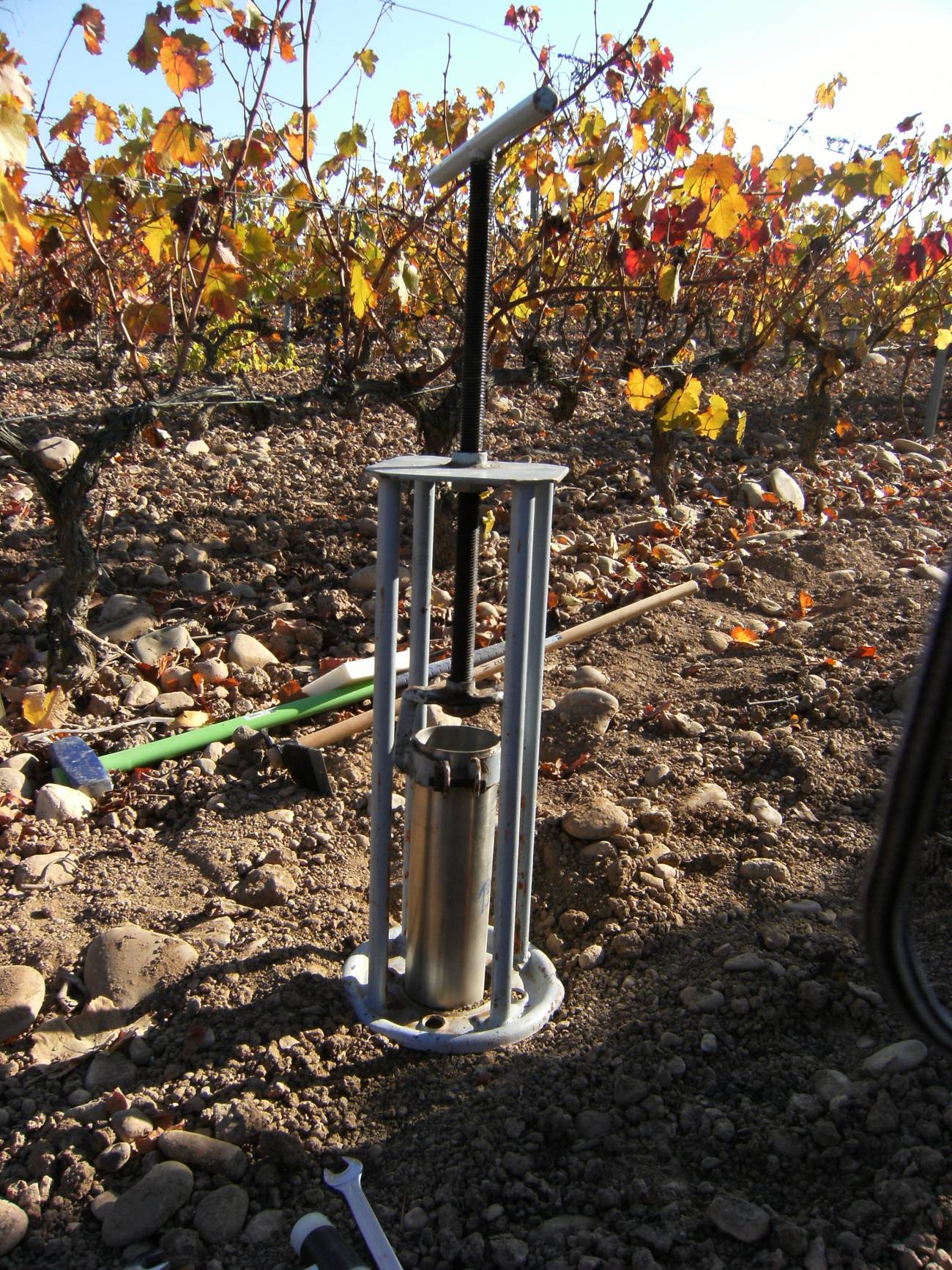 El trabajo en viñedos de La Rioja muestra que es posible predecir el comportamiento de los pesticidas cuando se añaden residuos orgánicos