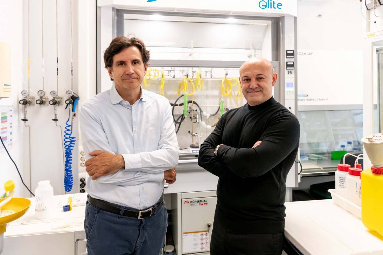 Los investigadores José María Benlloch y Pablo Botella 