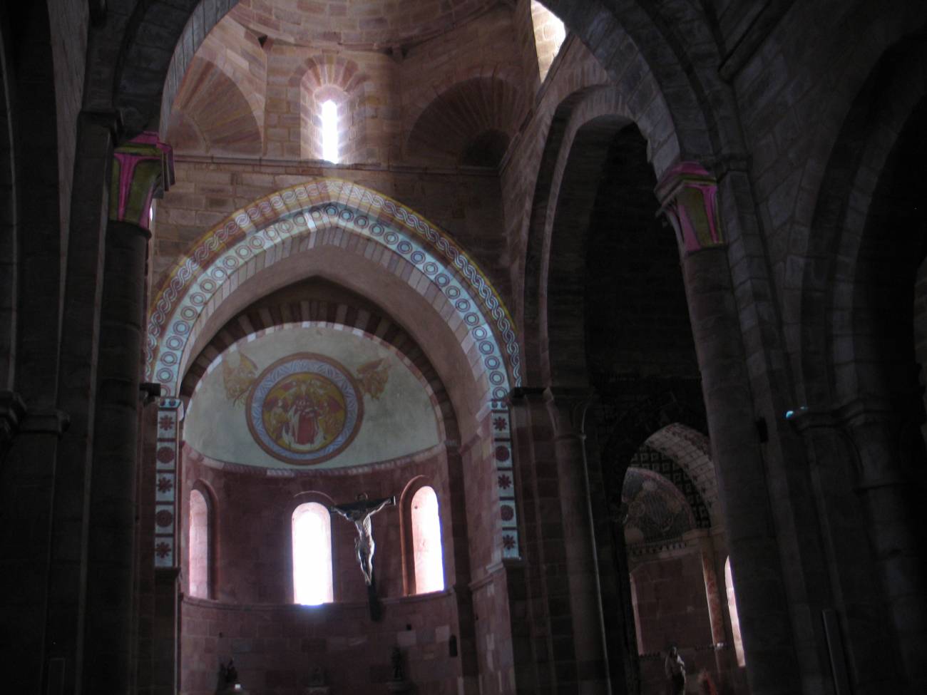 Cartif y la Fundación Santa María la Real proyectan pinturas con este sistema en la iglesia románica de Santa María de Mave