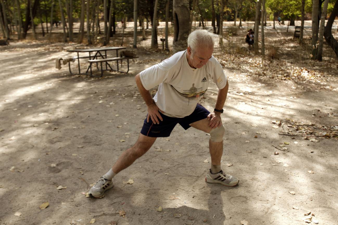 Una persona practica deporte en un parque de Madrid. /Sinc